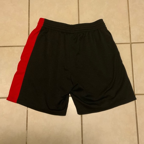 Like New Mitchell & Ness Portland Trailblazers Throwback Shorts - Picture 4 of 4